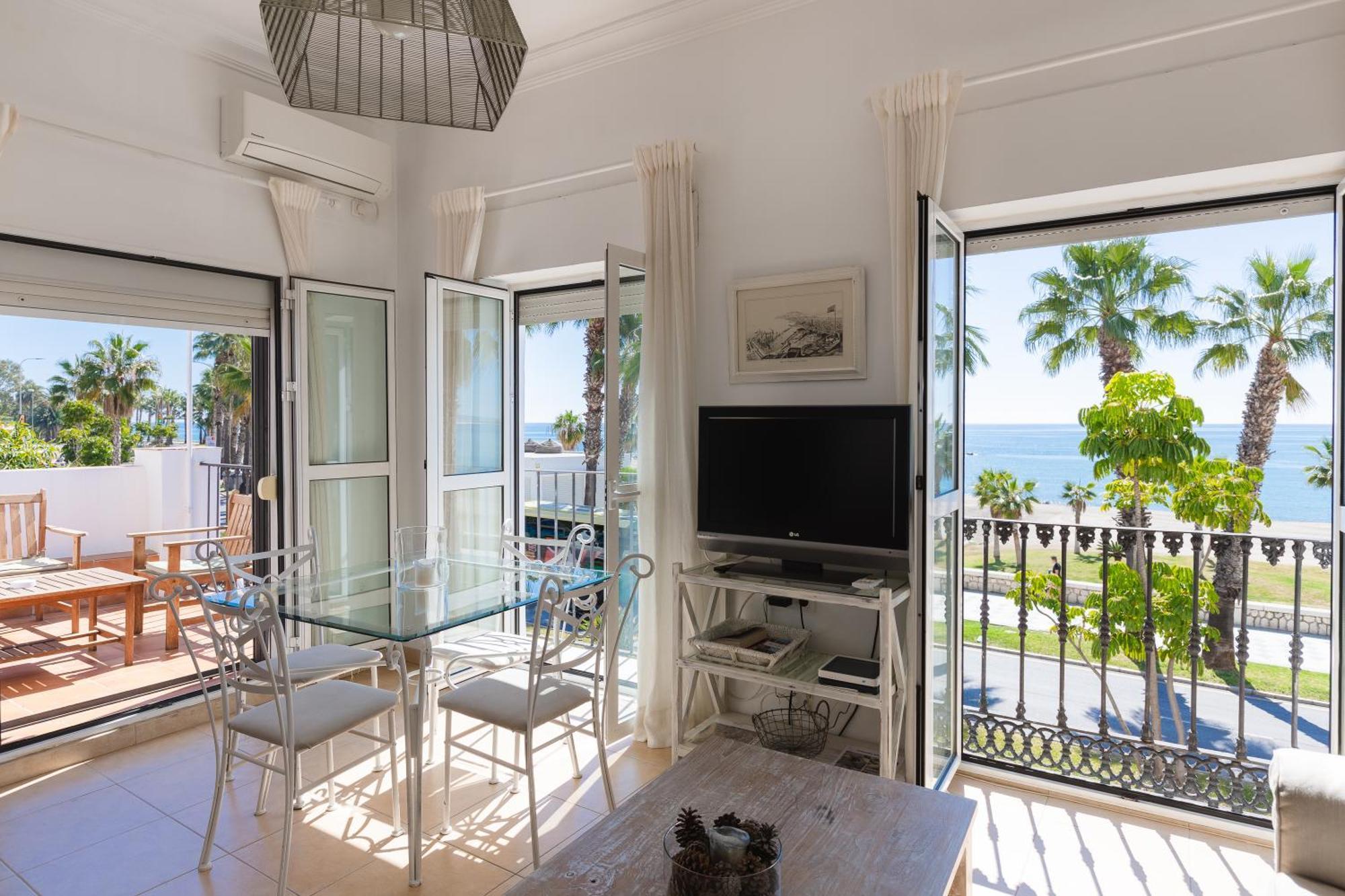 Apartamento Con Encanto En Primera Linea De Playa Malaga Ngoại thất bức ảnh